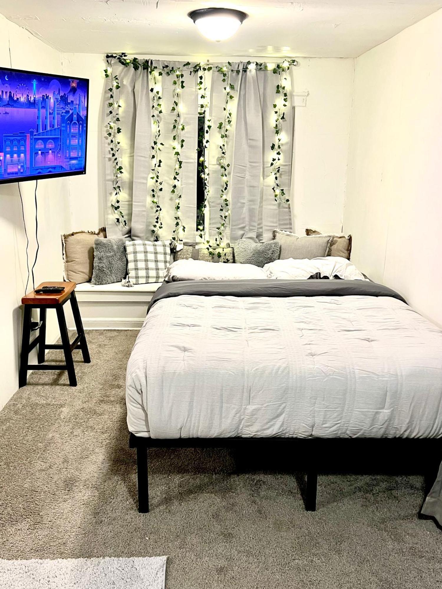 Two Bedroom Villa Studio With Fireplace & Living Room Detroit Esterno foto